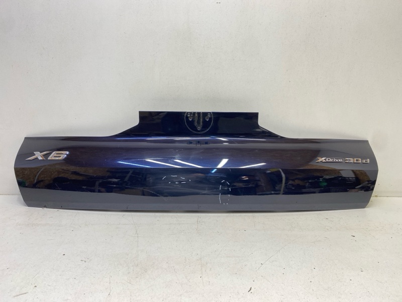 Накладка крышки багажника