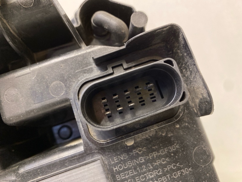 Фара правая