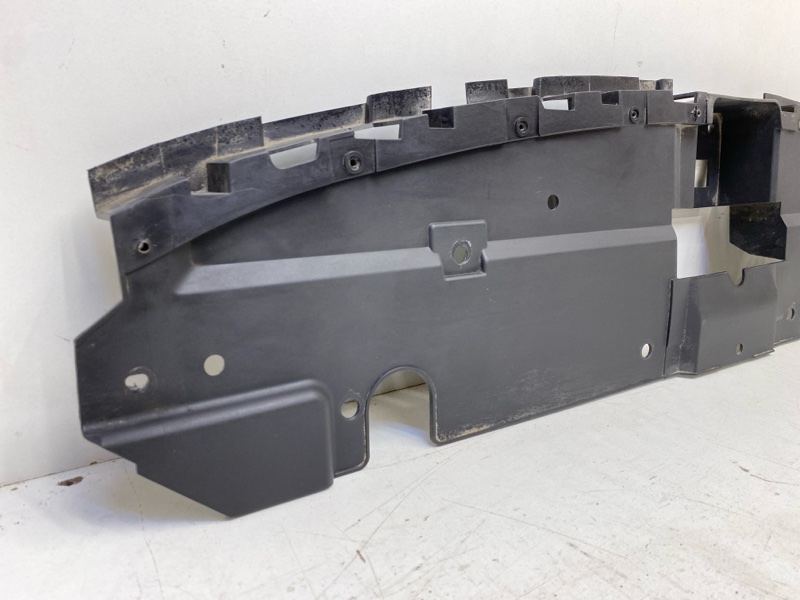 Кожух замка капота