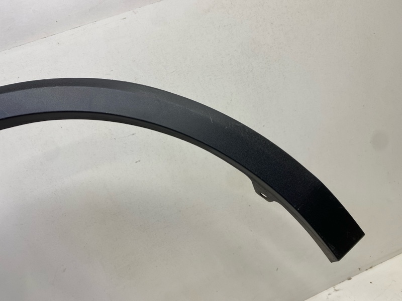 Накладка переднего крыла правого