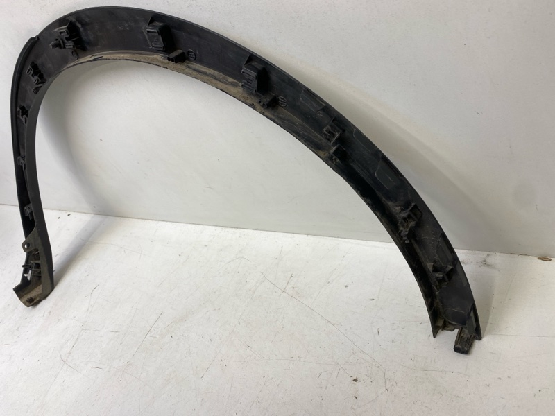 Накладка переднего крыла правого