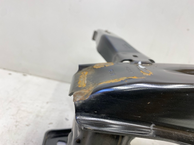 Усилитель переднего бампера