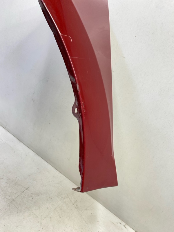 Крыло переднее левое