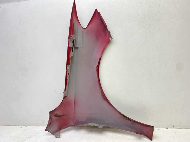 Крыло переднее левое