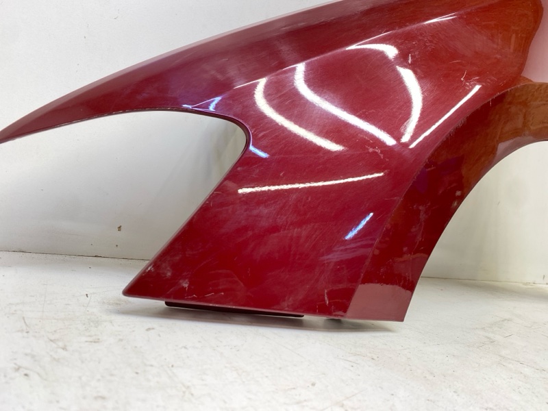 Крыло переднее левое