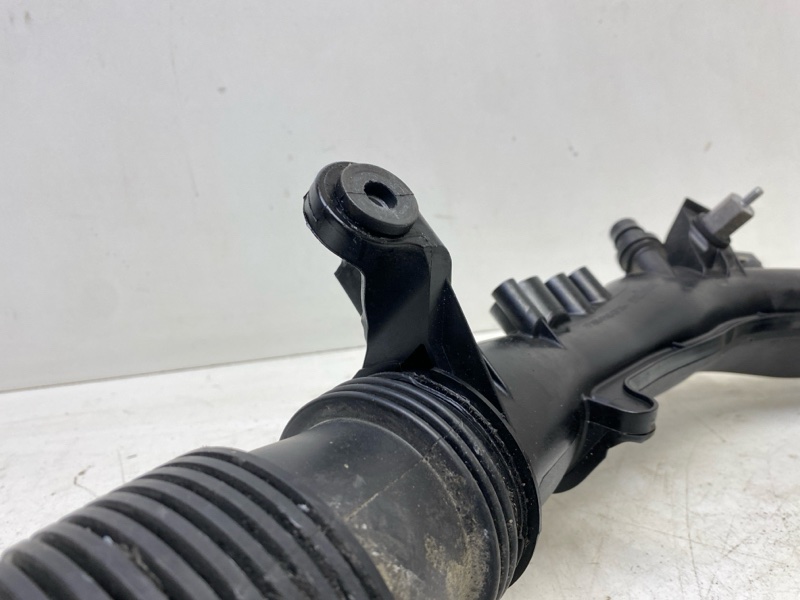 Патрубок интеркулера