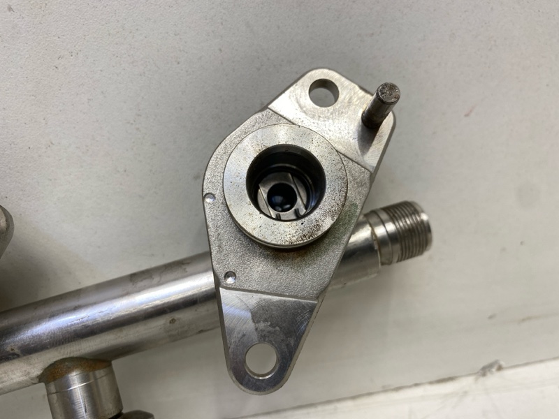 Рейка топливная (рампа)