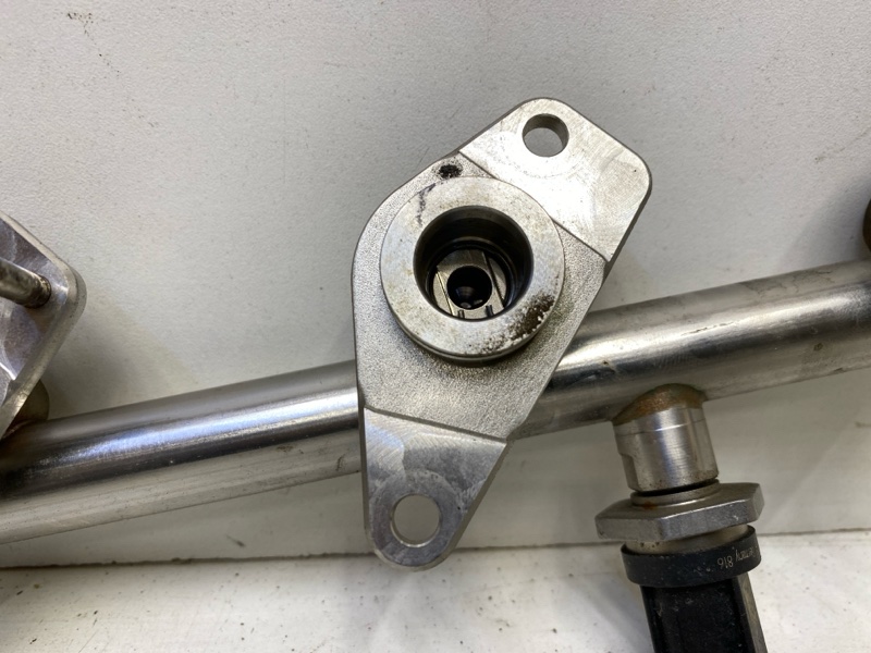 Рейка топливная (рампа)