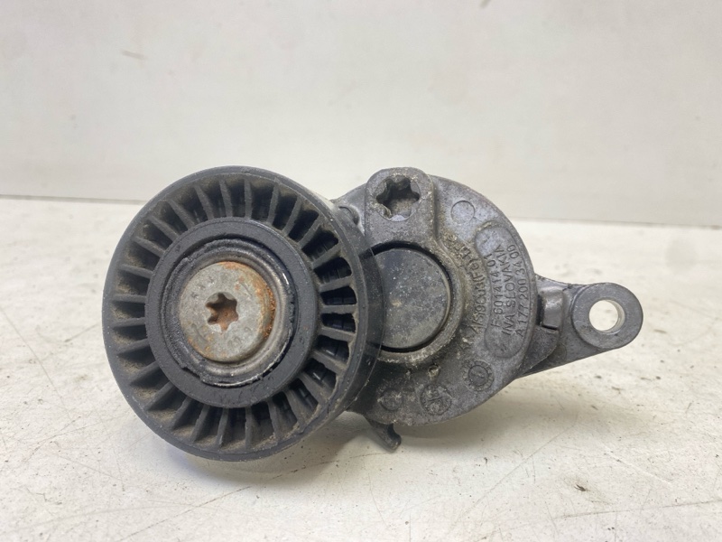 Ролик-натяжитель