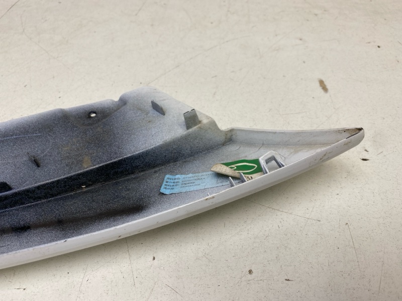 Молдинг фары левой