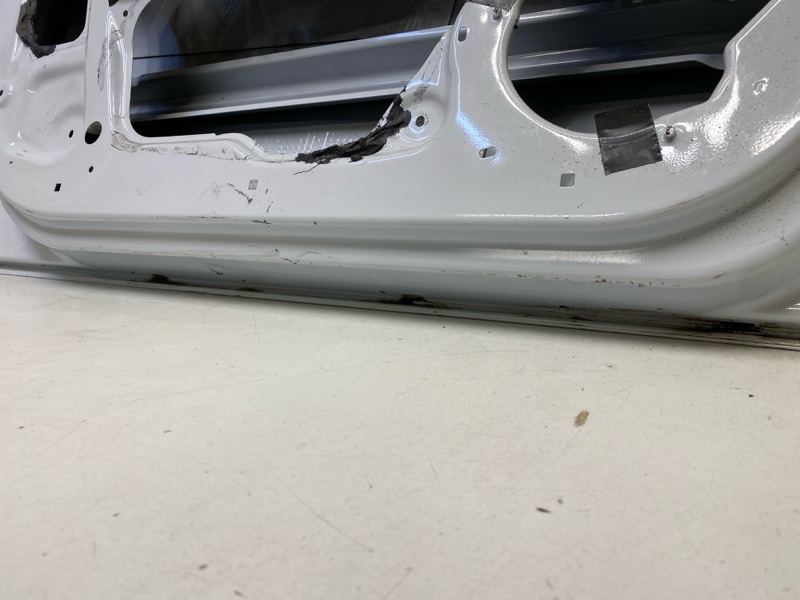 Дверь передняя левая