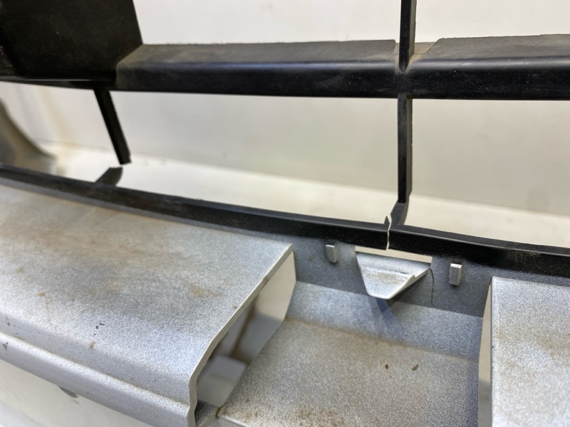 Бампер передний