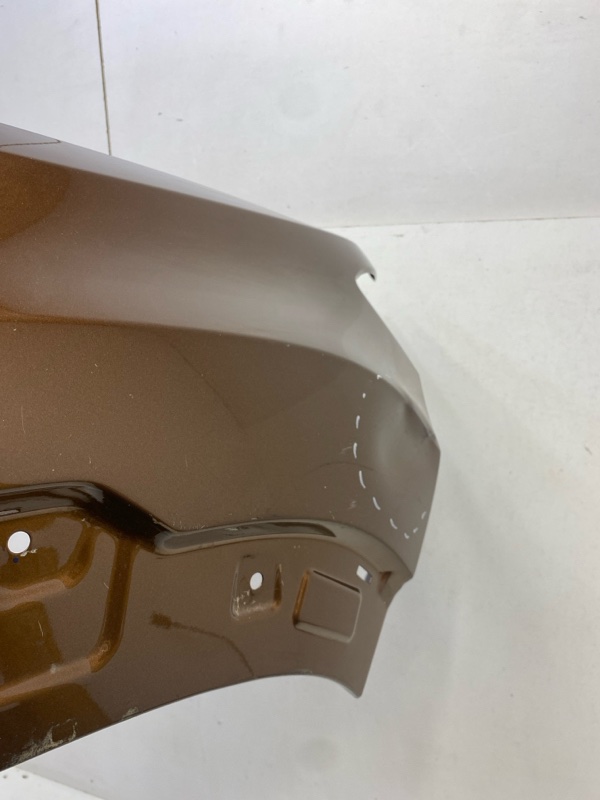 Крыло переднее правое