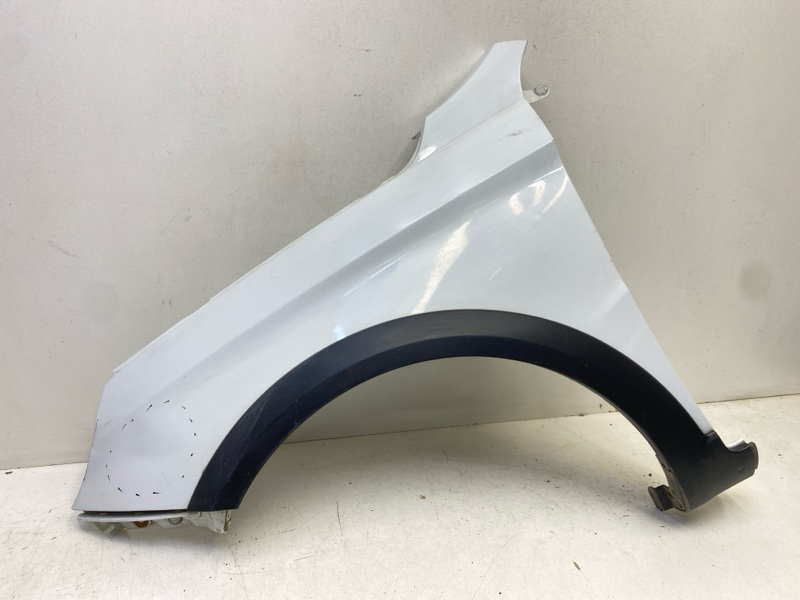 Крыло переднее левое