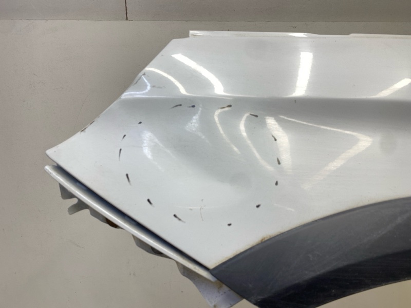 Крыло переднее левое