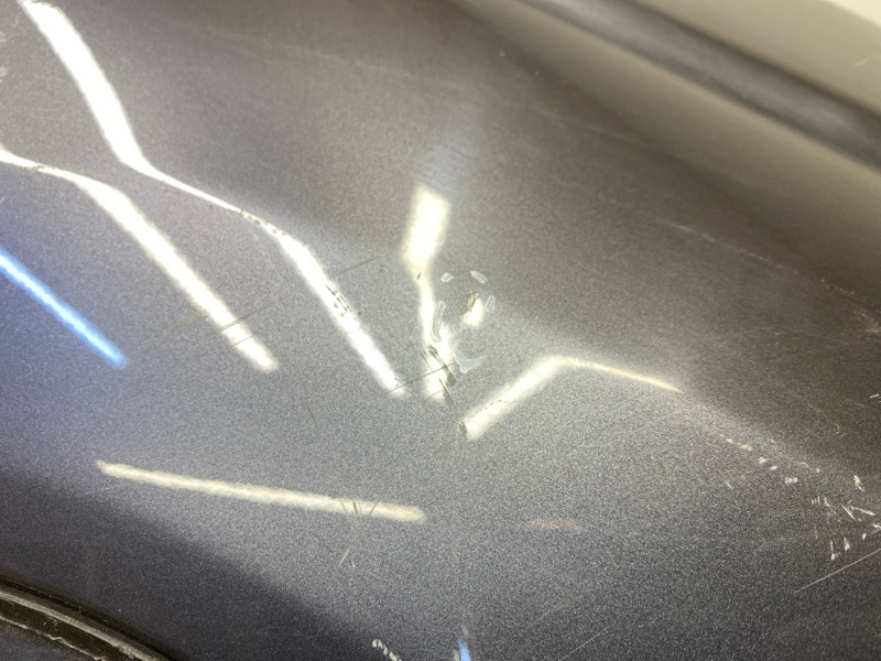 Крыло переднее правое