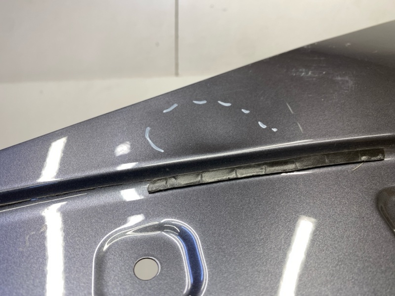 Крыло переднее правое