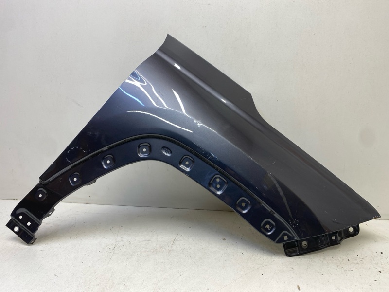 Крыло переднее правое