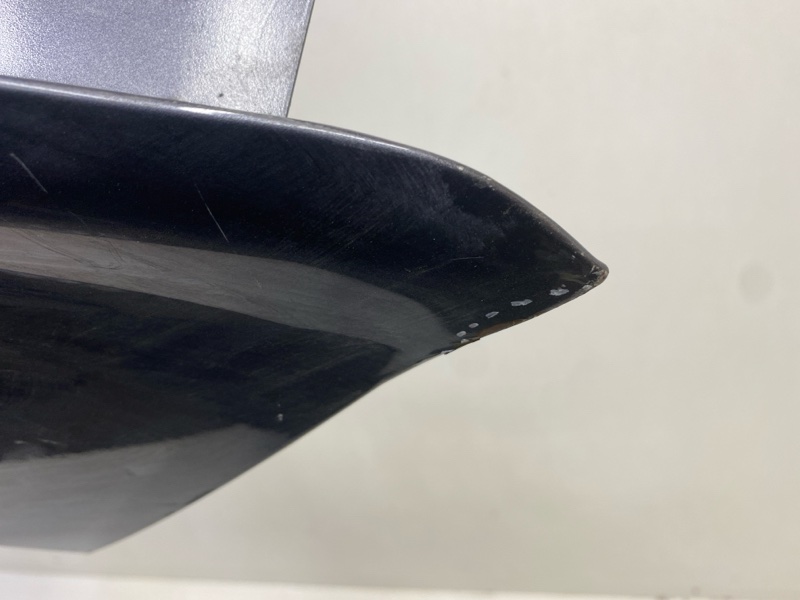 Крыло переднее правое