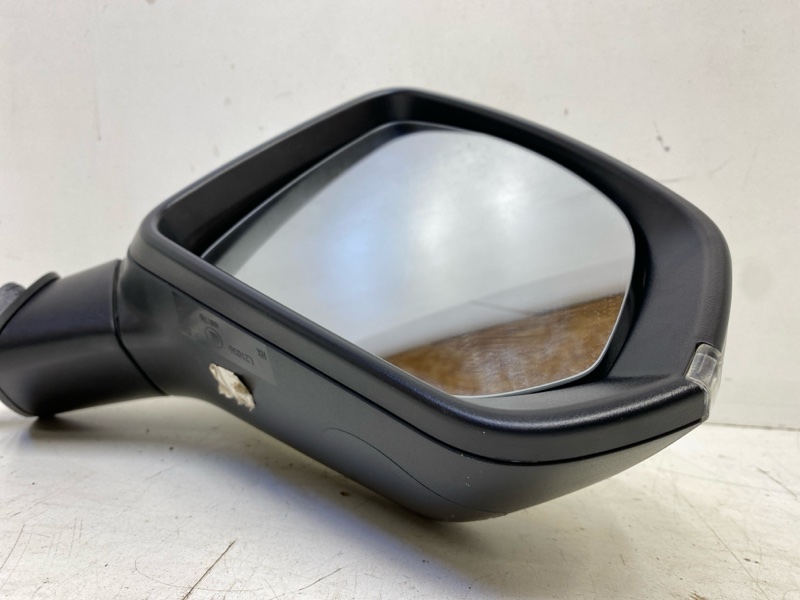 Зеркало правое электрическое