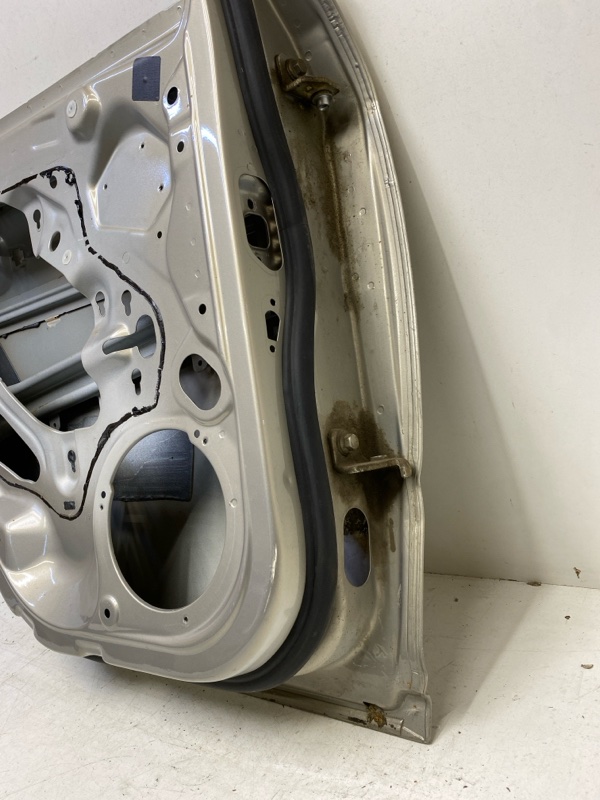 Дверь задняя левая