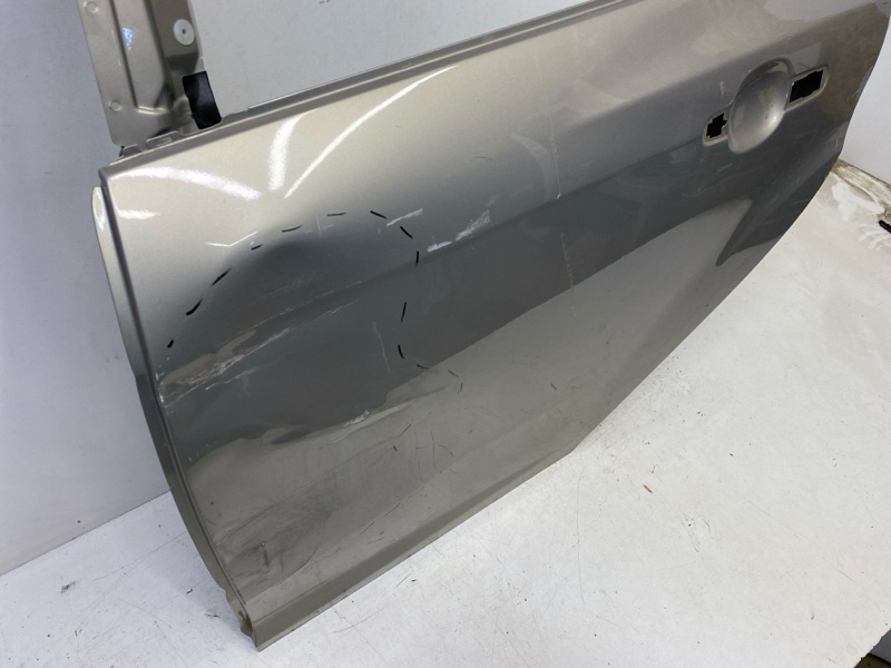 Дверь задняя левая