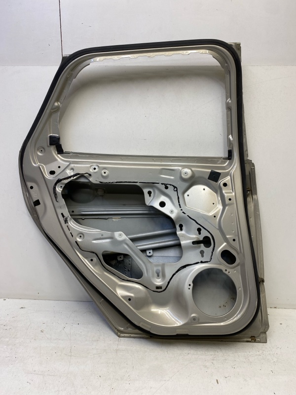 Дверь задняя левая