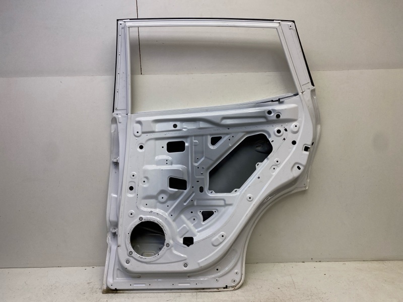 Дверь задняя правая