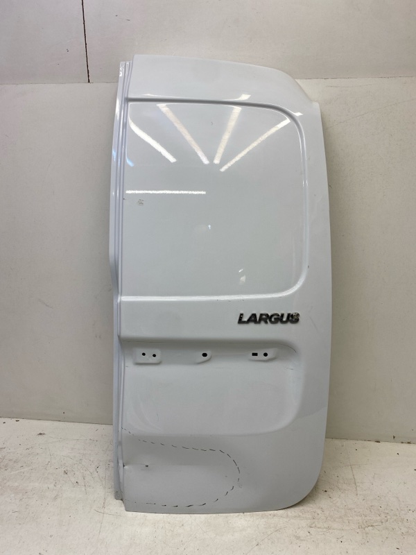 Дверь багажника