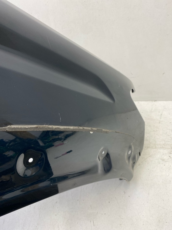 Крыло переднее правое