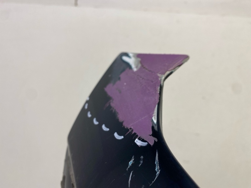 Крыло переднее правое