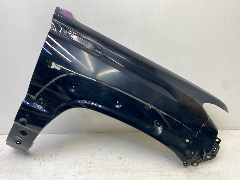 Крыло переднее правое