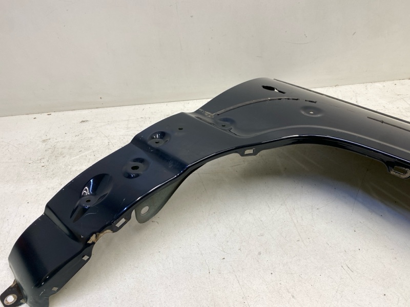 Крыло переднее правое