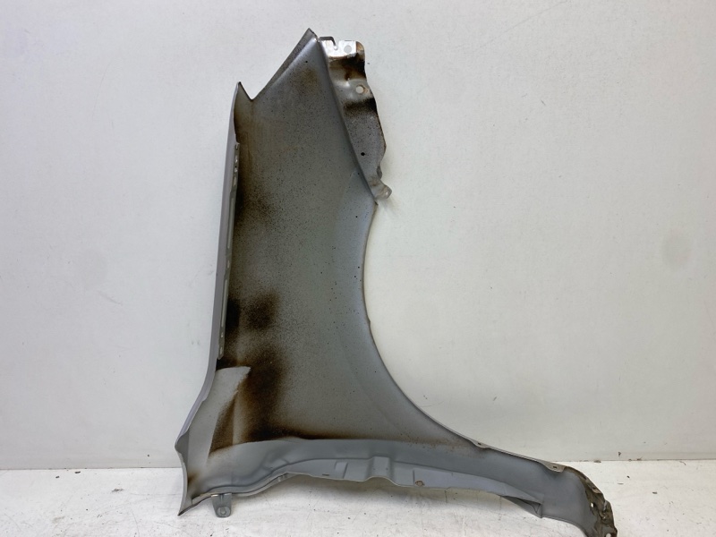 Крыло переднее левое