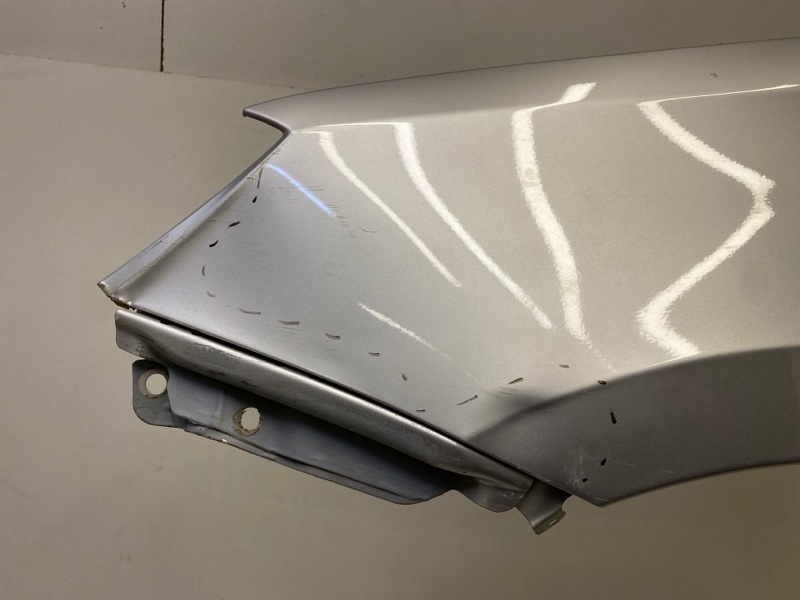 Крыло переднее левое