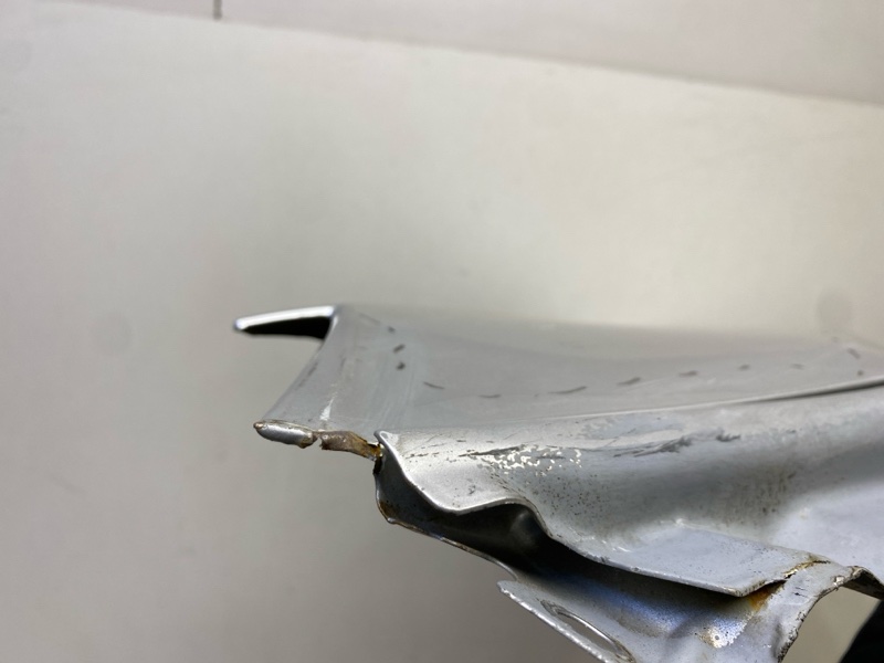 Крыло переднее левое