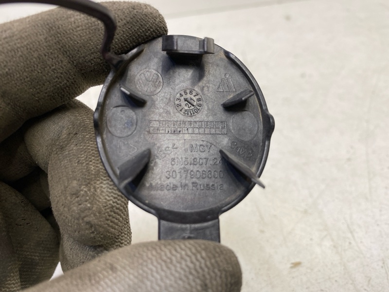 Заглушка буксировочного крюка