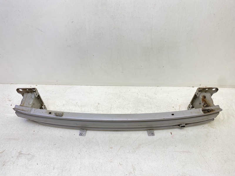 Усилитель переднего бампера