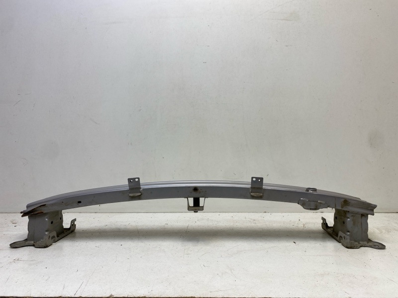 Усилитель переднего бампера