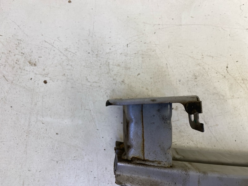 Усилитель переднего бампера