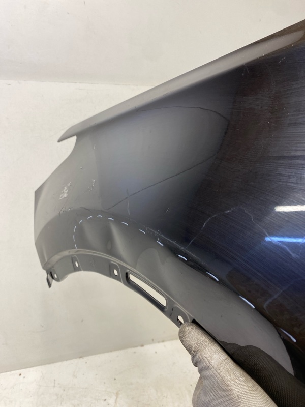 Крыло переднее левое