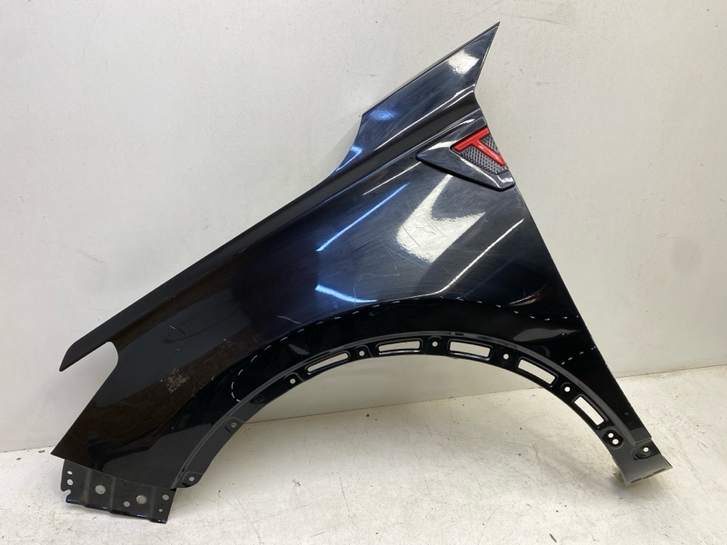 Крыло переднее левое