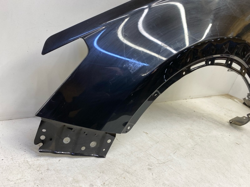 Крыло переднее левое