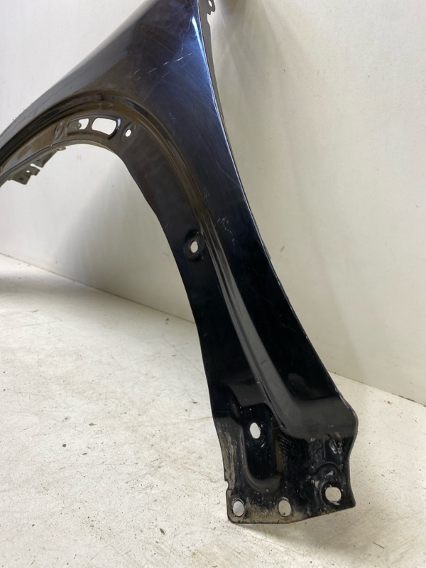 Крыло переднее левое