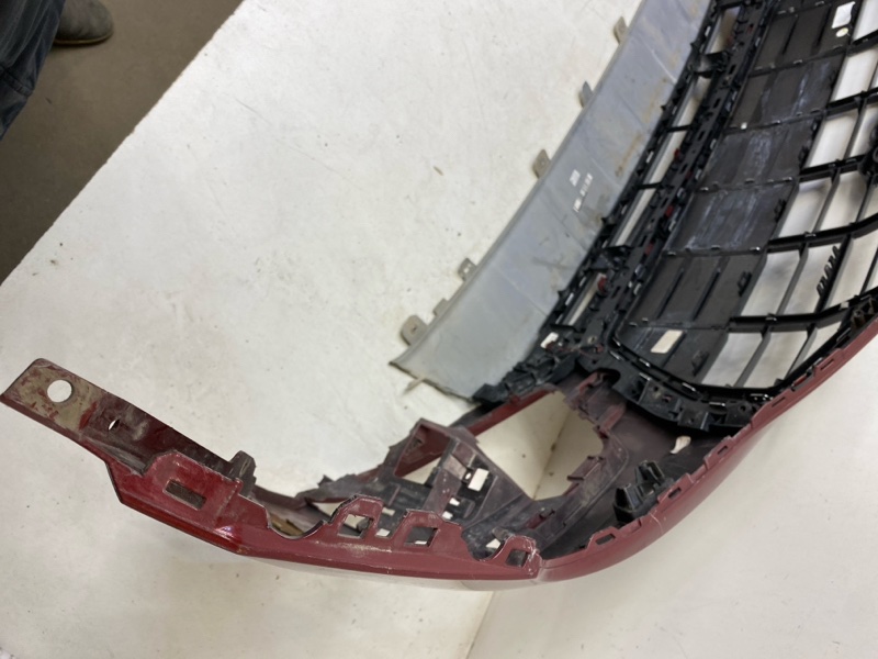 Бампер передний