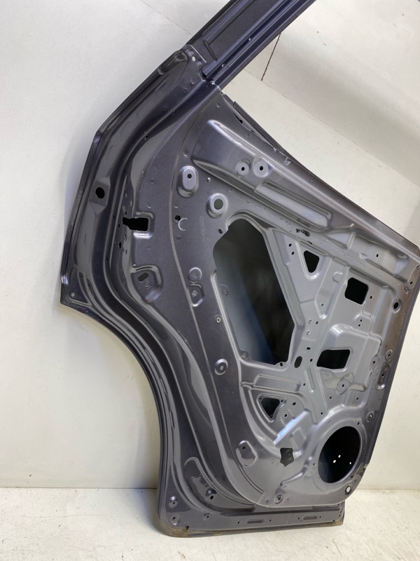 Дверь задняя левая