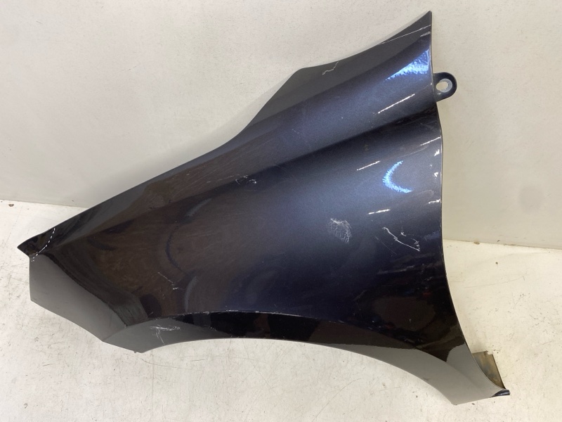 Крыло переднее левое