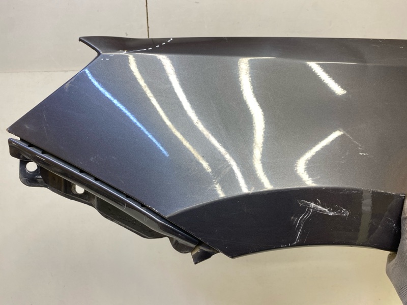 Крыло переднее левое