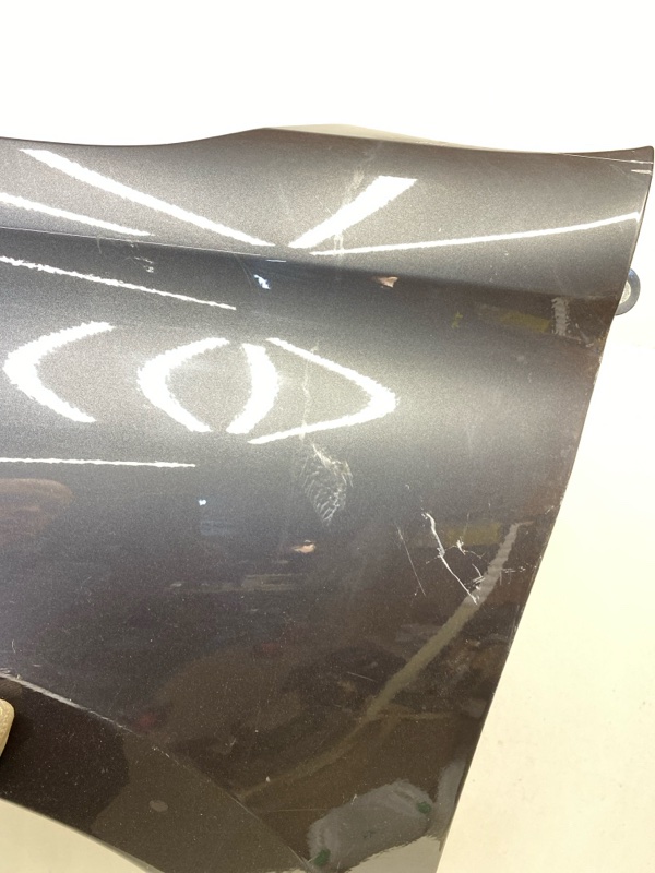 Крыло переднее левое