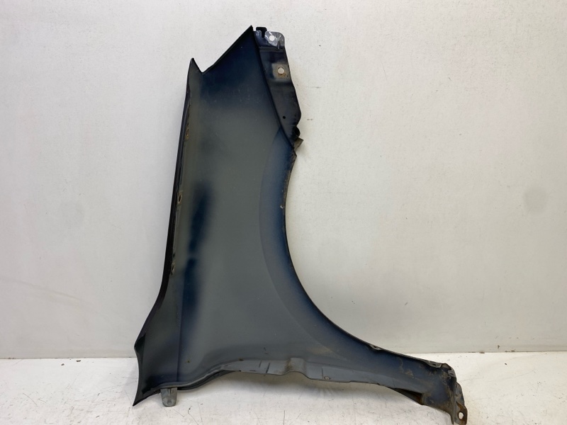 Крыло переднее левое